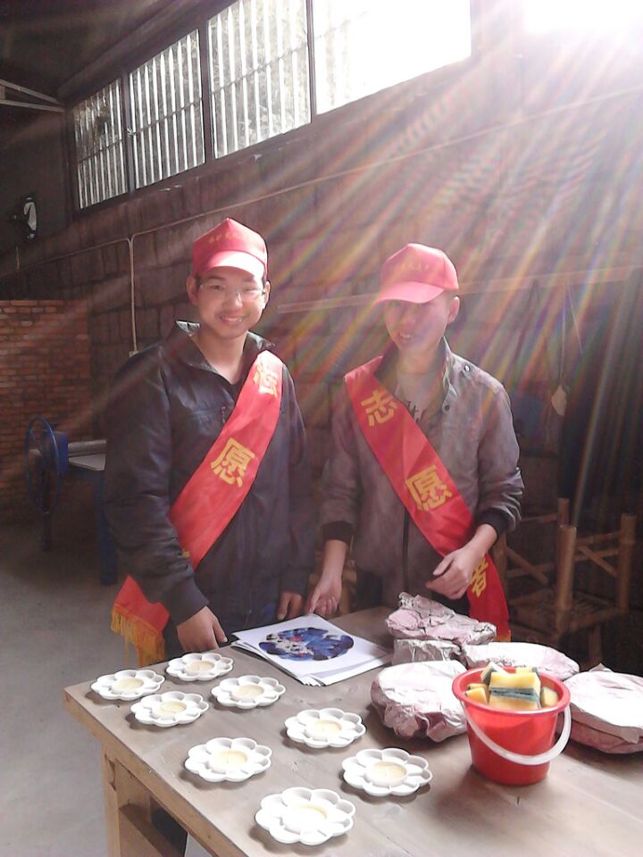 弘揚(yáng)雷鋒精神，彩陶展義工行